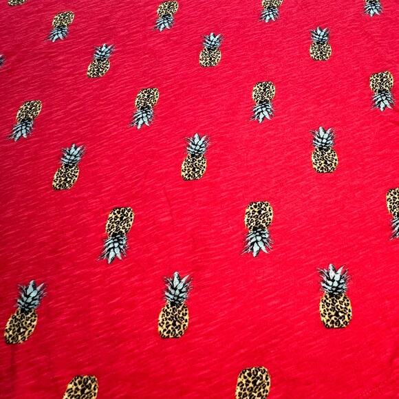 Torrid Classic Fit Pineapple Pocket V-Neck Tee Red Size 0 - Picture 7 of 7